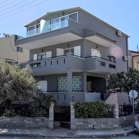 Glykanisos Suites Néa Péramos 外观 照片
