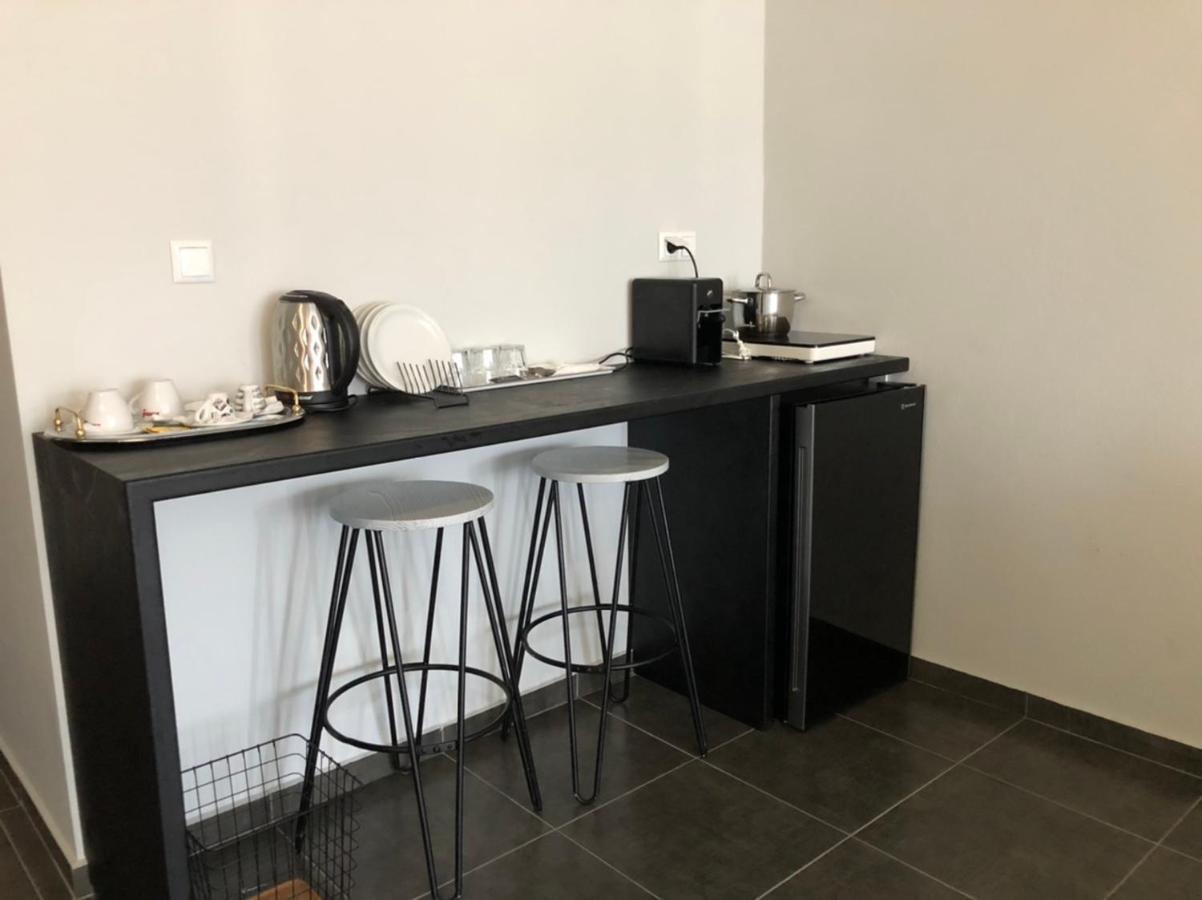Glykanisos Suites Néa Péramos 外观 照片