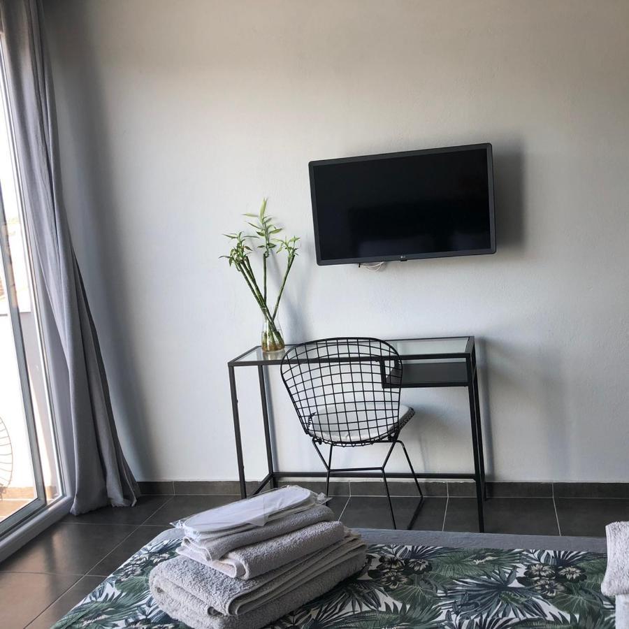 Glykanisos Suites Néa Péramos 外观 照片